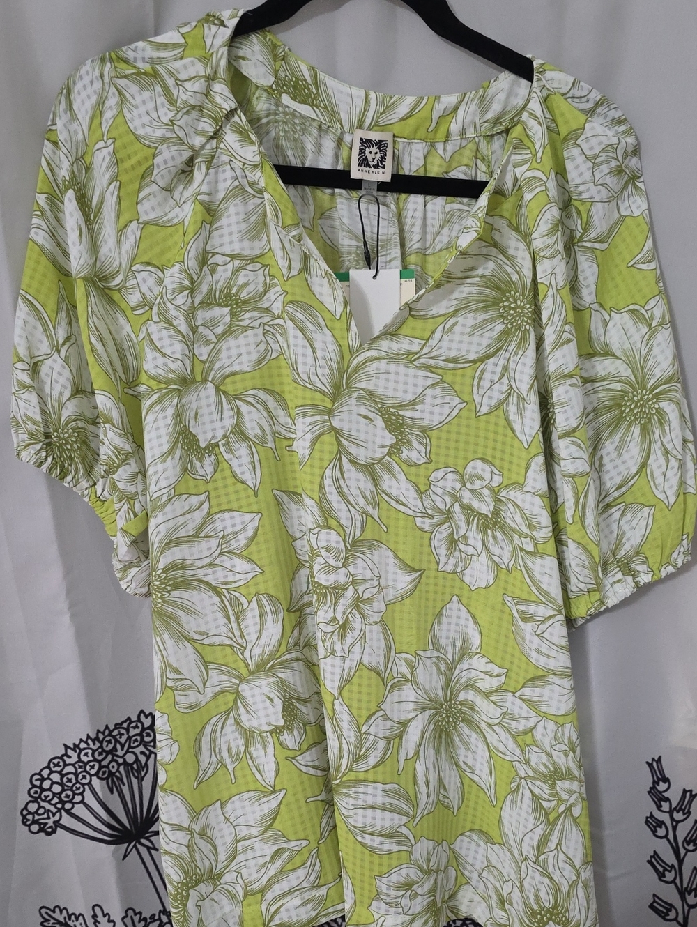 Floral V-Neck Women’s Top - Lime Green / White
